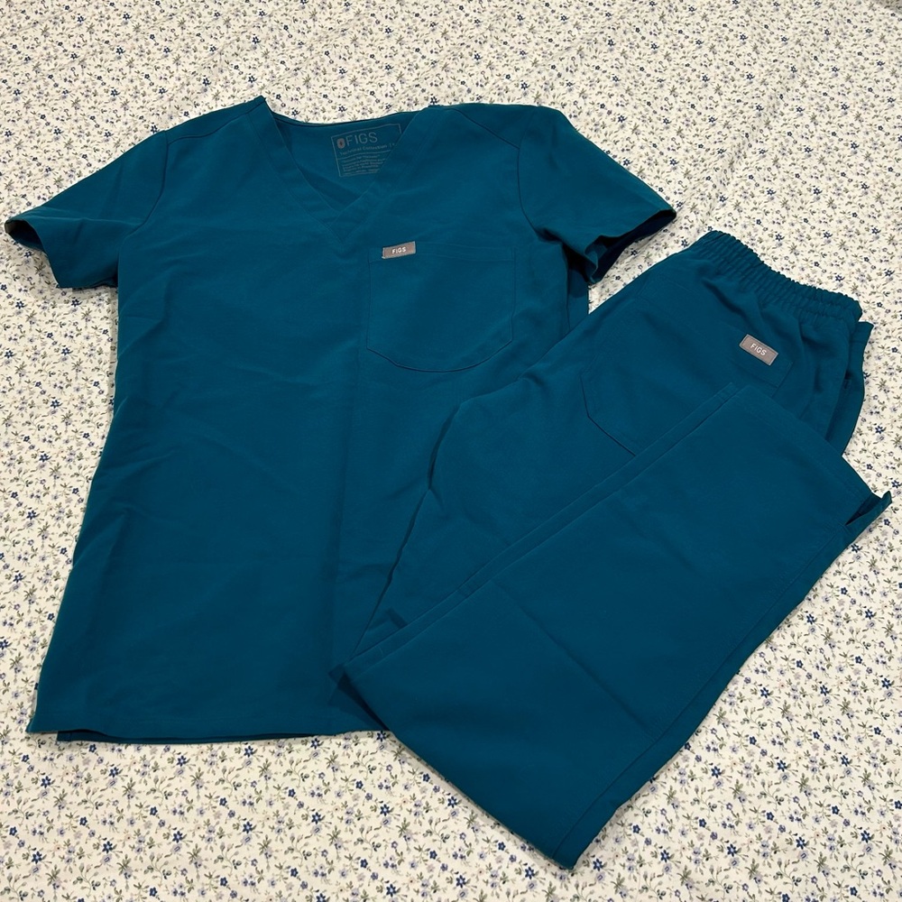 Figs XXS Catarina shirt, XXS petite Yola Pants Pacific Blue Set